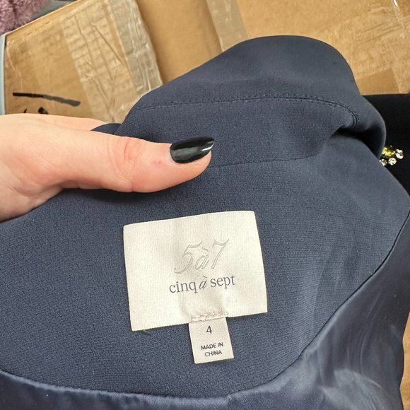 Cinq à Sept Cheyenne Blazer Jacket Rhinestone Flower Embellishments in Navy Sz 4 - Picture 3 of 11